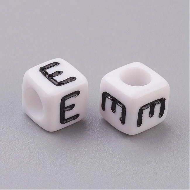 Písmenkové korálky - E, 6x6mm