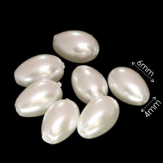 Bílá slzička, voskovaná, 6x4mm